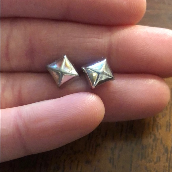 Heather Belle Co. Rhodium Pyramid Studs - Picture 3 of 4